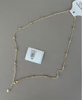 Collar Dorado de Cadena Fina con Detalles