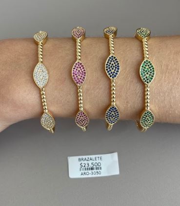 Brazalete con Motivos Ovalados y Piedras de Color