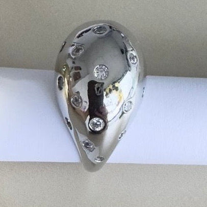 Anillo de Gota Abombado con Microcircones Incrustados