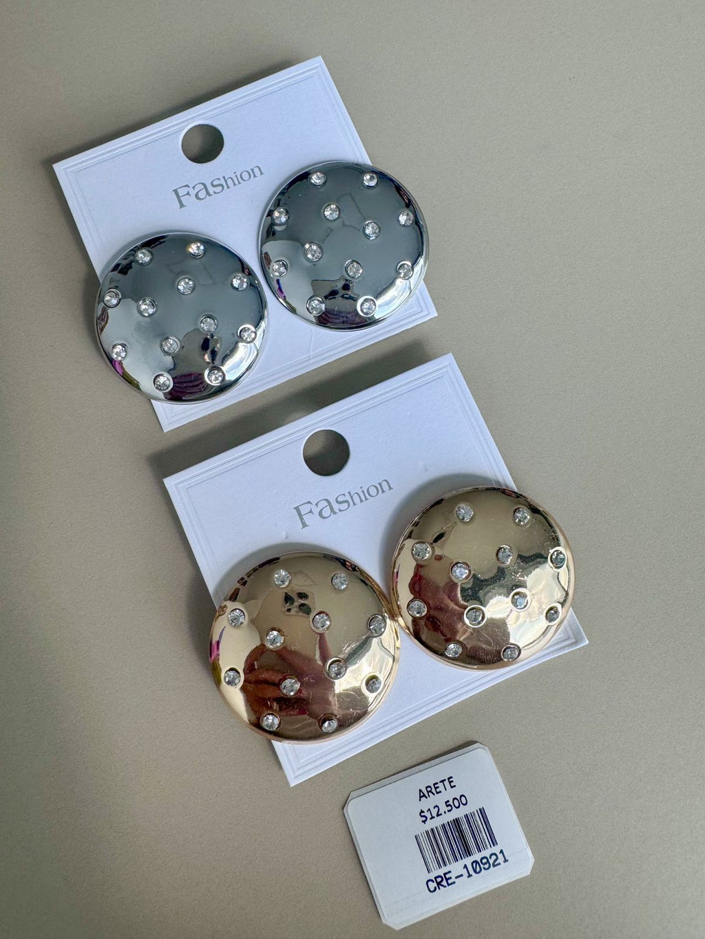 Aretes Redondos Tipo Espejo con Detalles Brillantes
