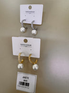 Aretes Tipo Argolla con Perla Colgante y Brillo