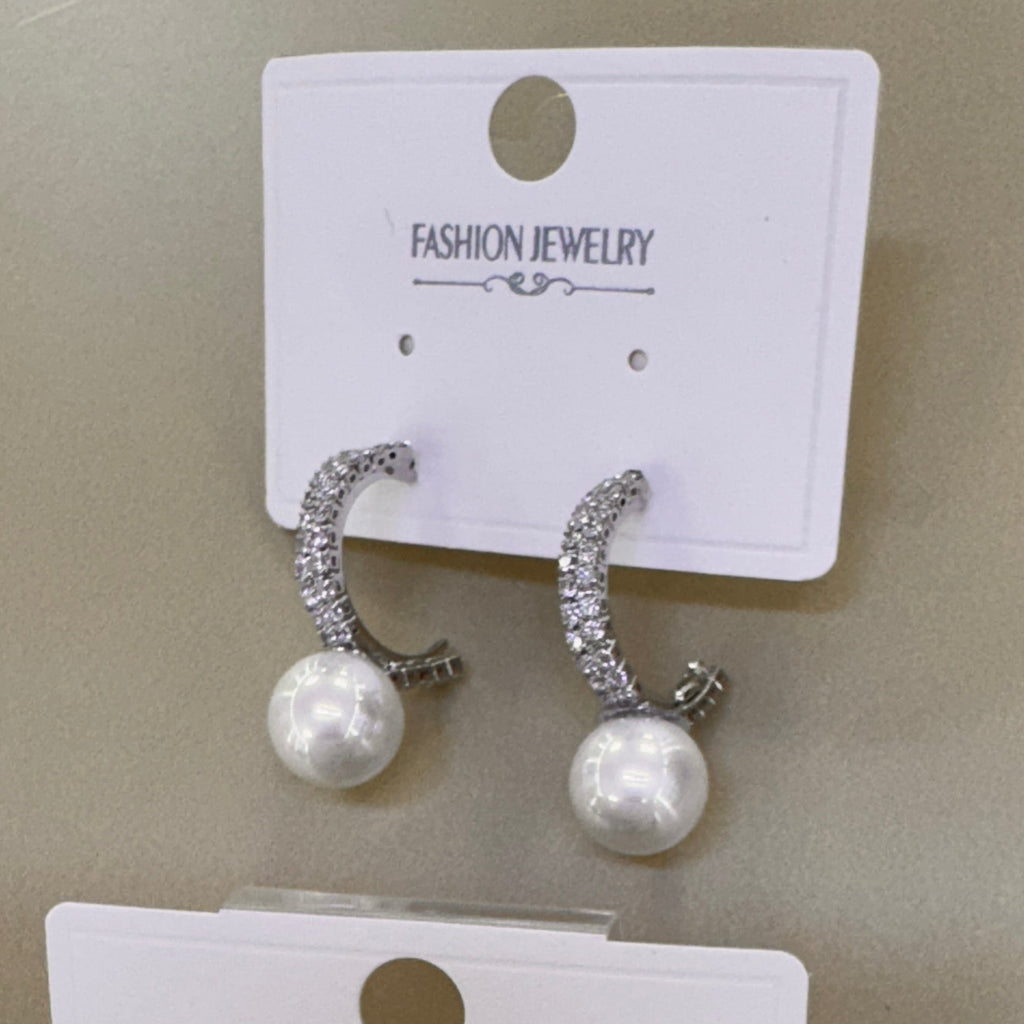 Aretes Tipo Argolla con Perla Colgante y Brillo