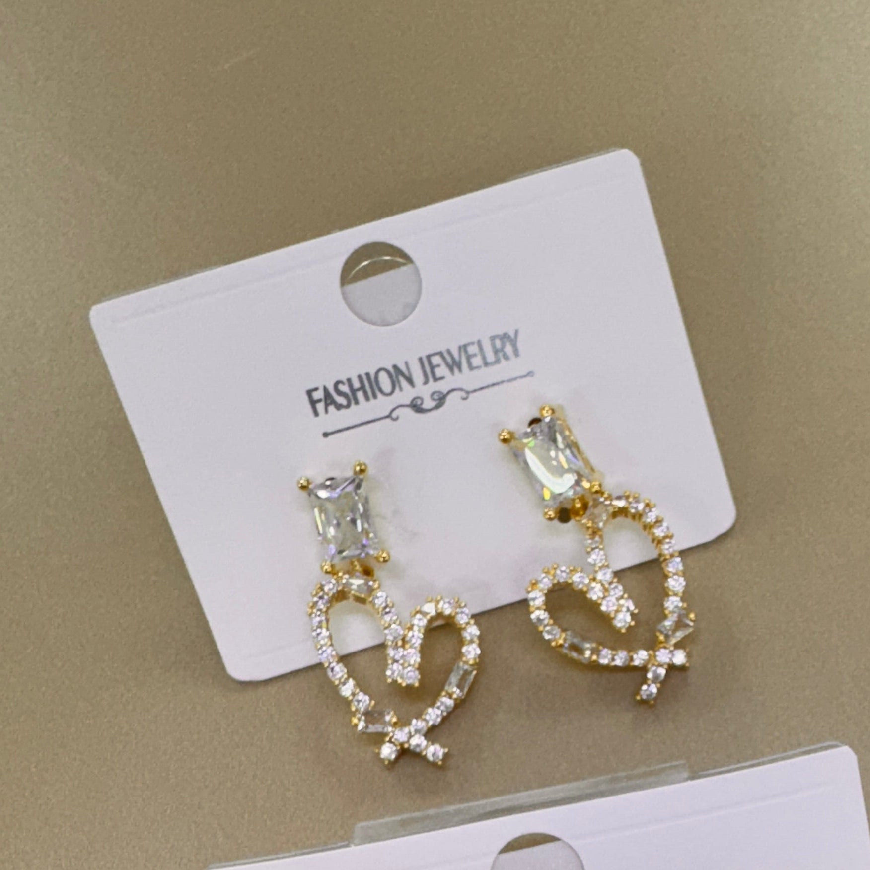 Aretes Colgantes Corazón con Cristales
