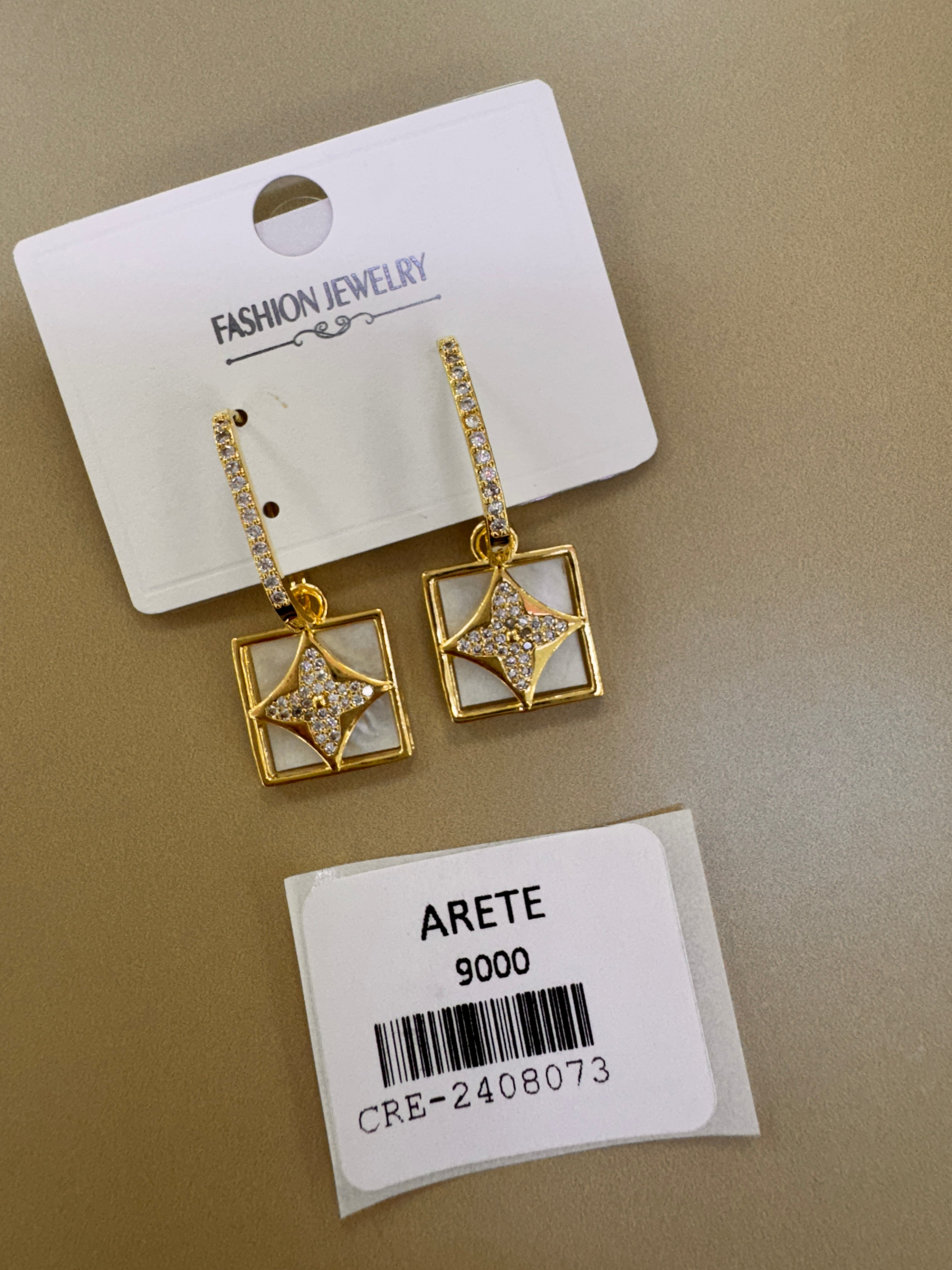 Aretes Colgantes Cuadrados de Nácar con Circones