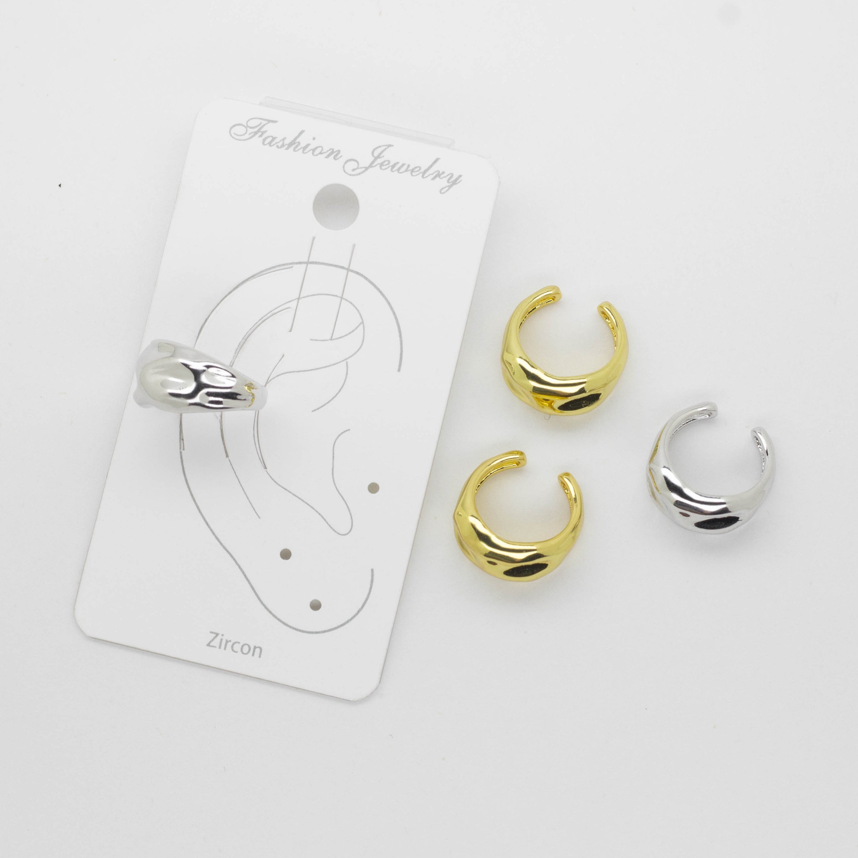 Ear Cuff Con Relieves Voluminoso