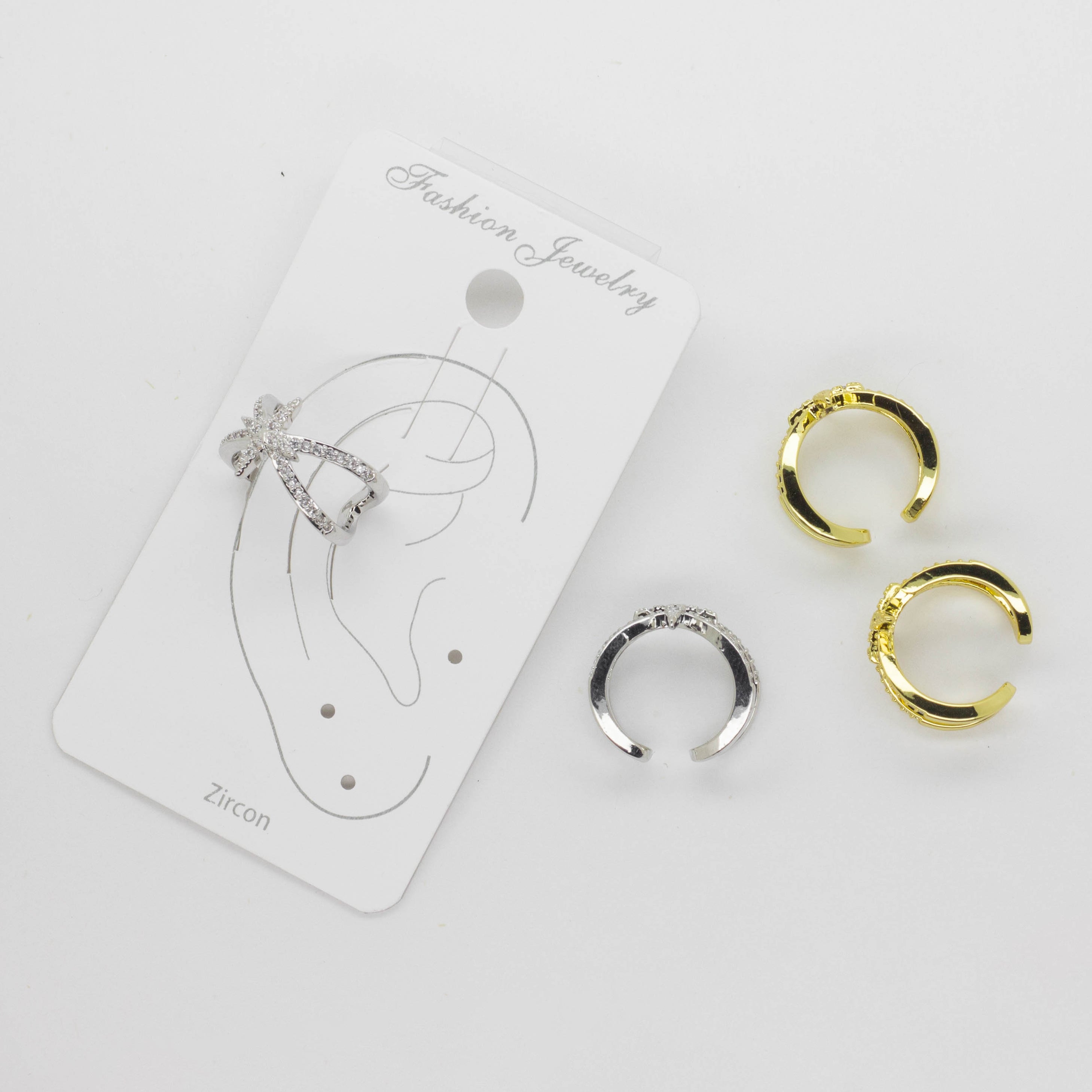 Ear Cuff Estrella con Circones Incrustados