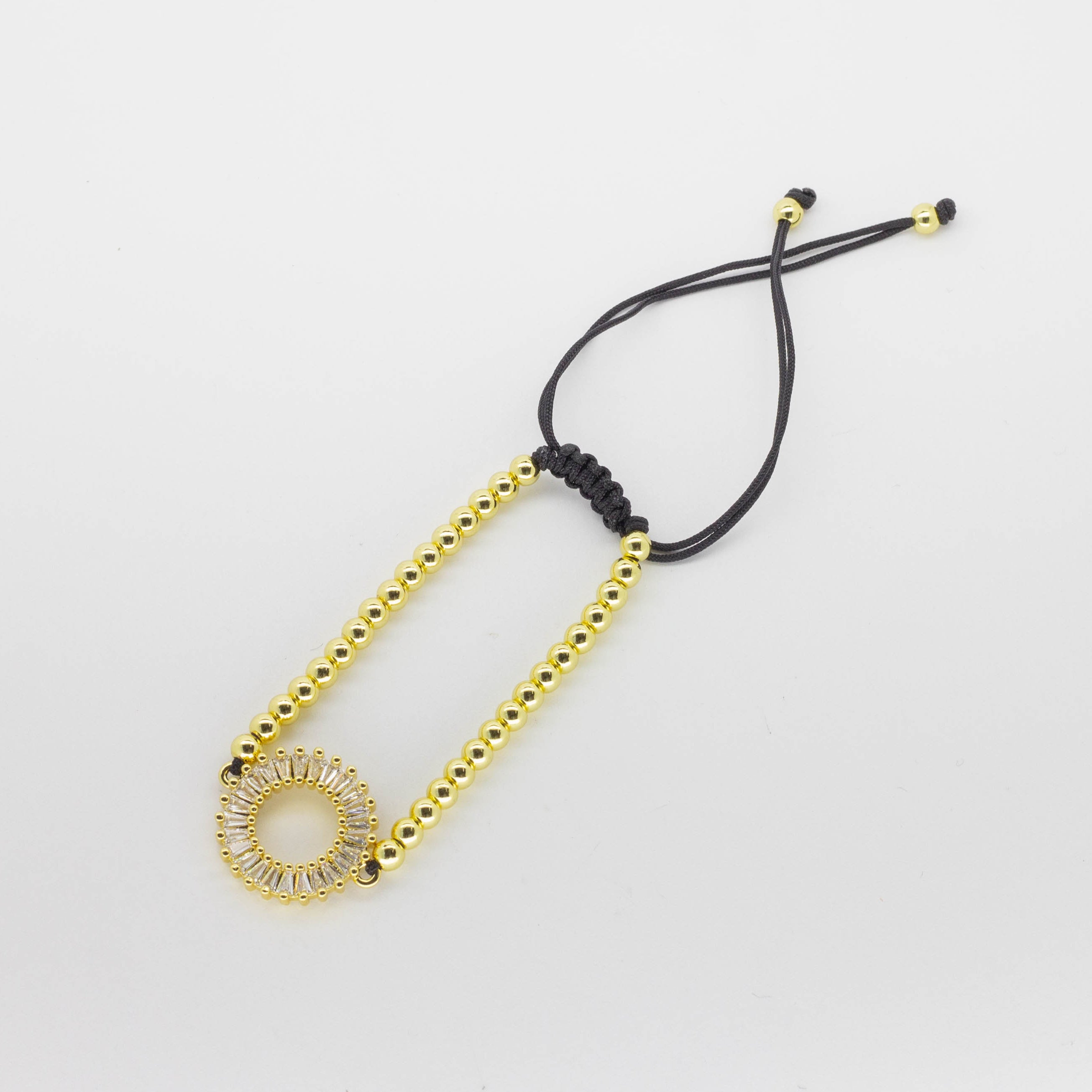 Pulsera de Hilo Negro con Dije Circular Brillante y Esferas