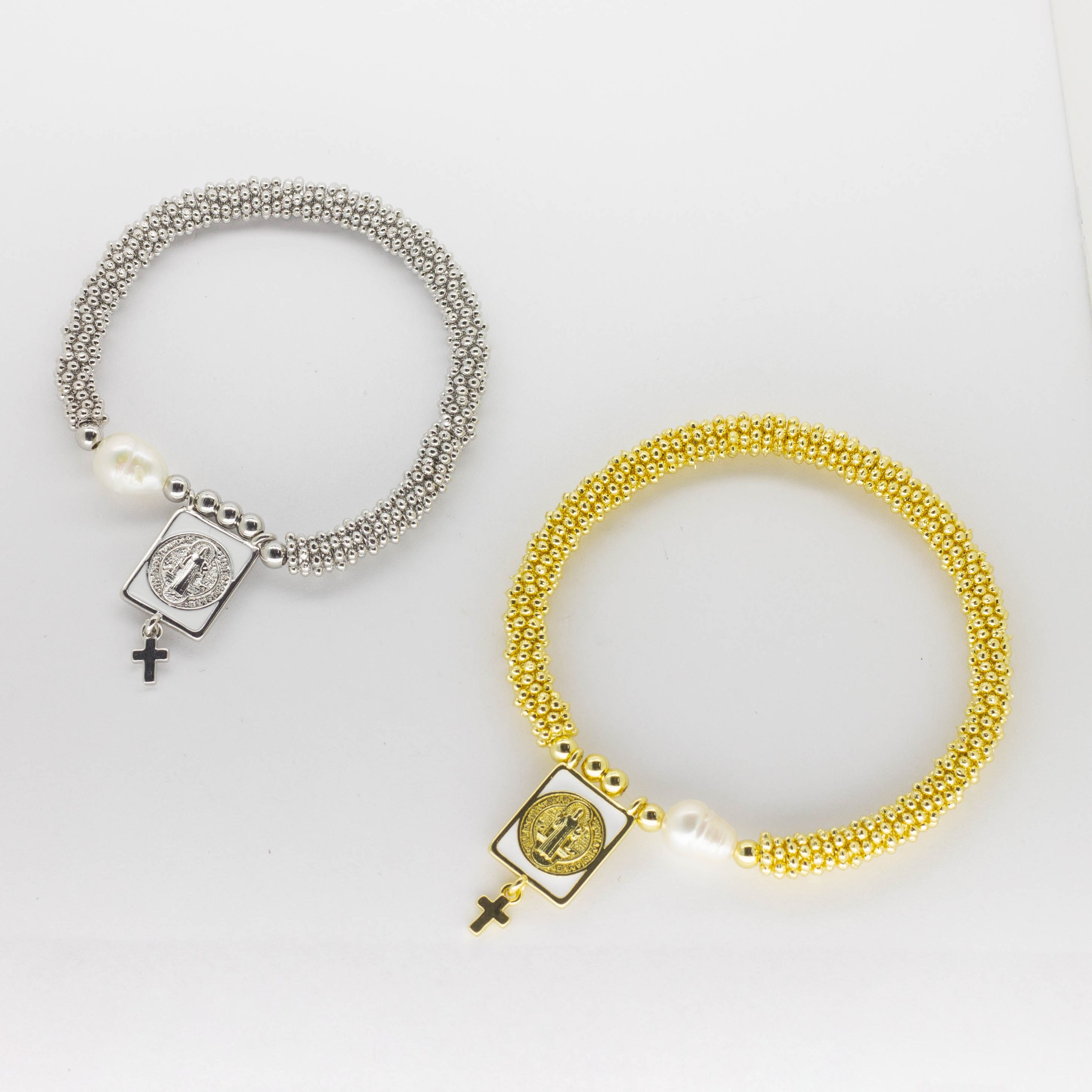 Pulsera Tejida de Balines con Dije Cuadrado San Benito y Perla