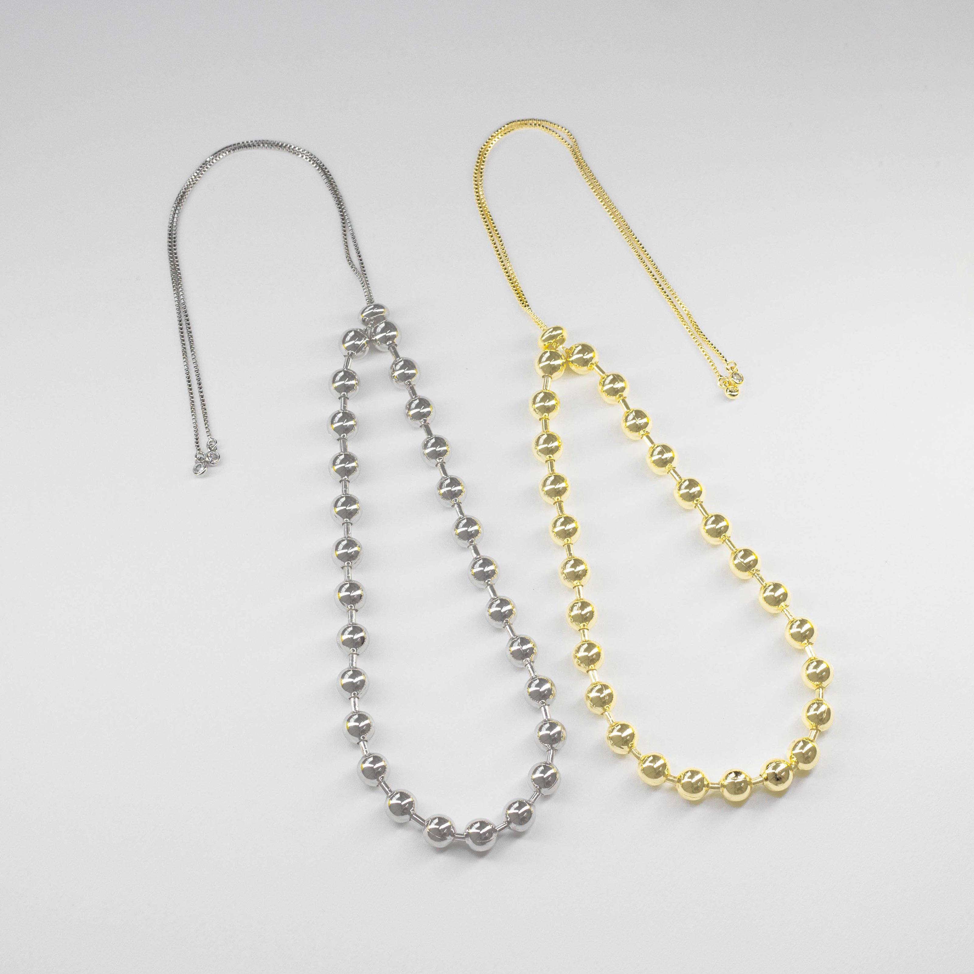 Set de Gargantillas de Esferas Tono Oro y Plata