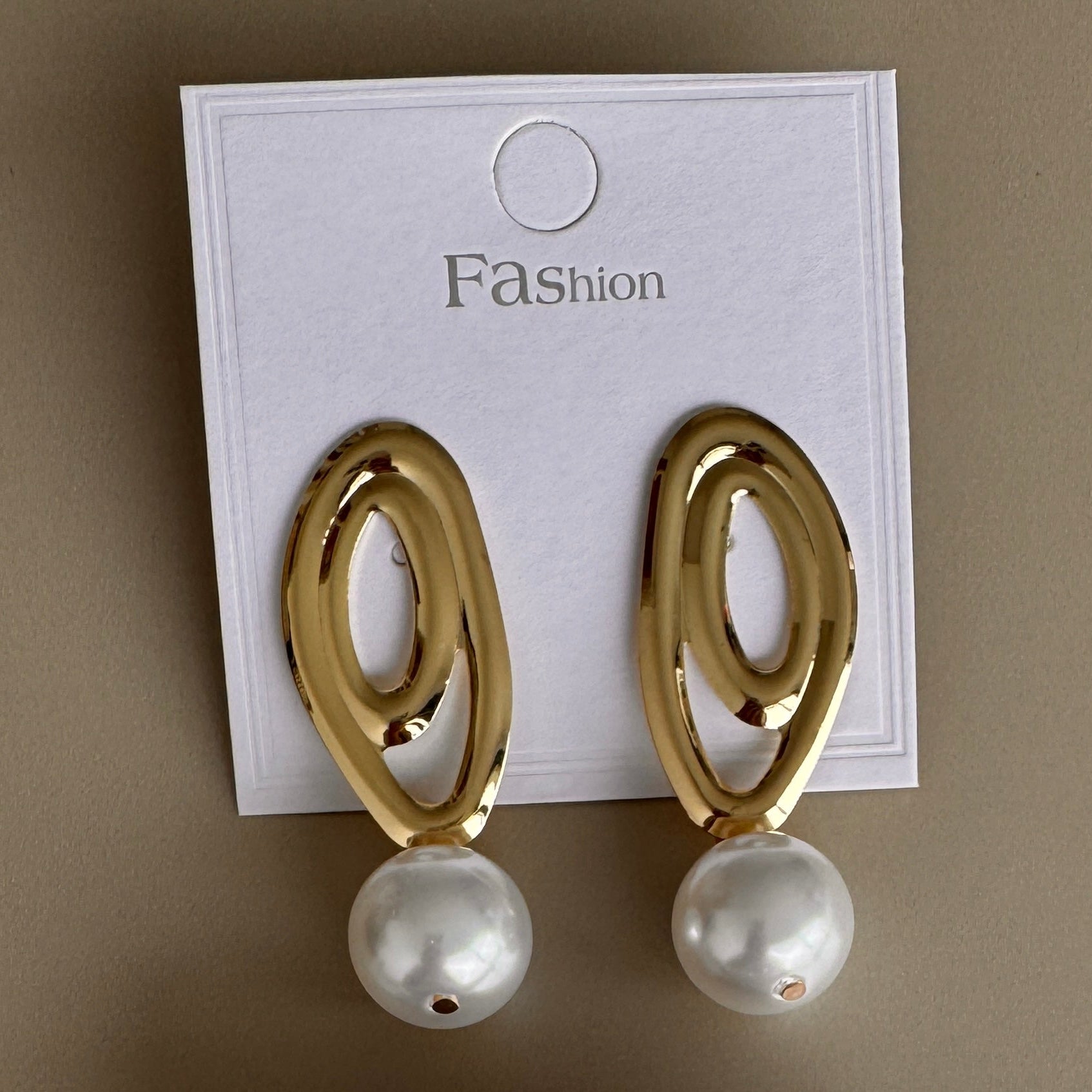 Aretes Geométricos con Perla Colgante