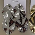 Aretes Colgantes Ovalados con Relieve