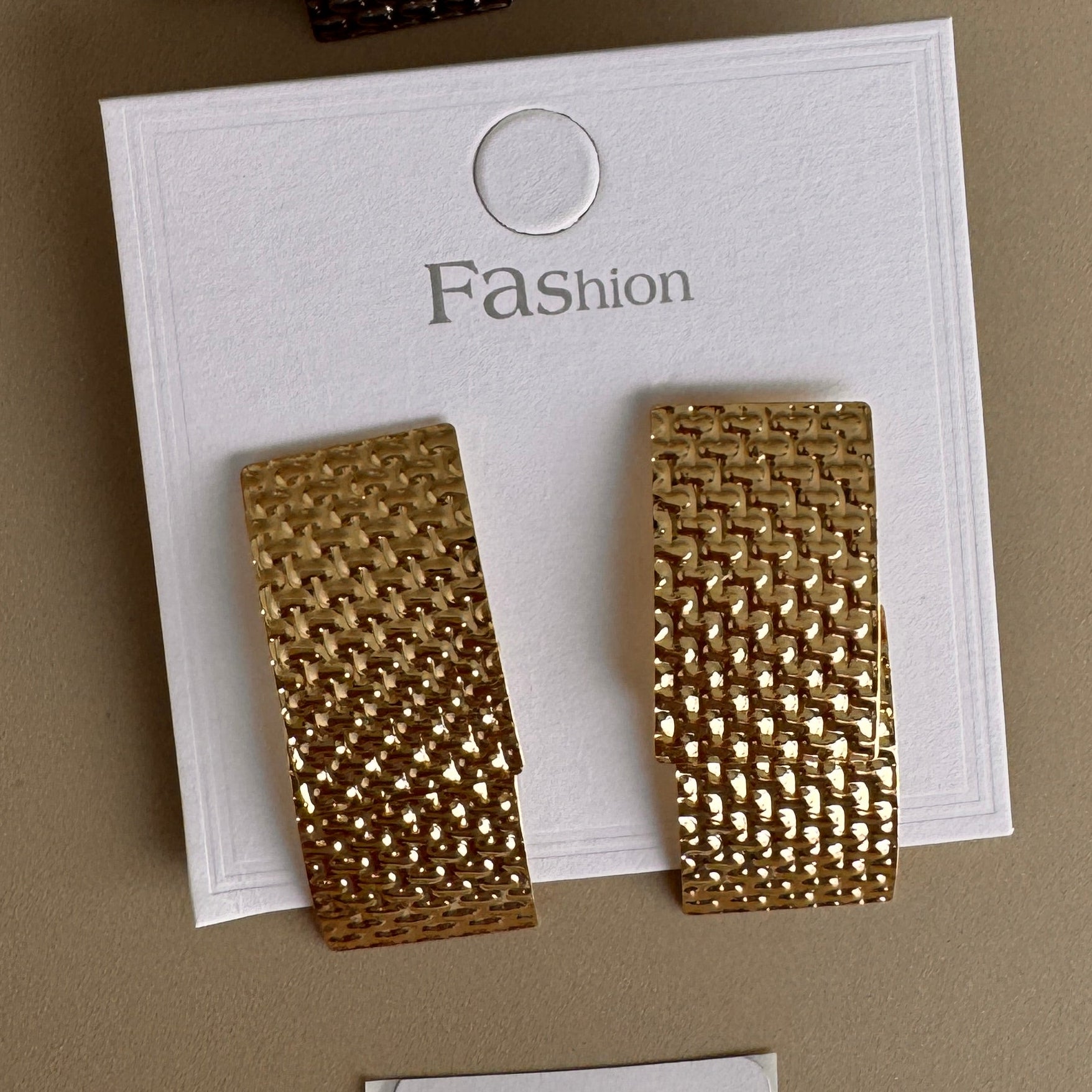Aretes Rectangulares Texturizados Dobles