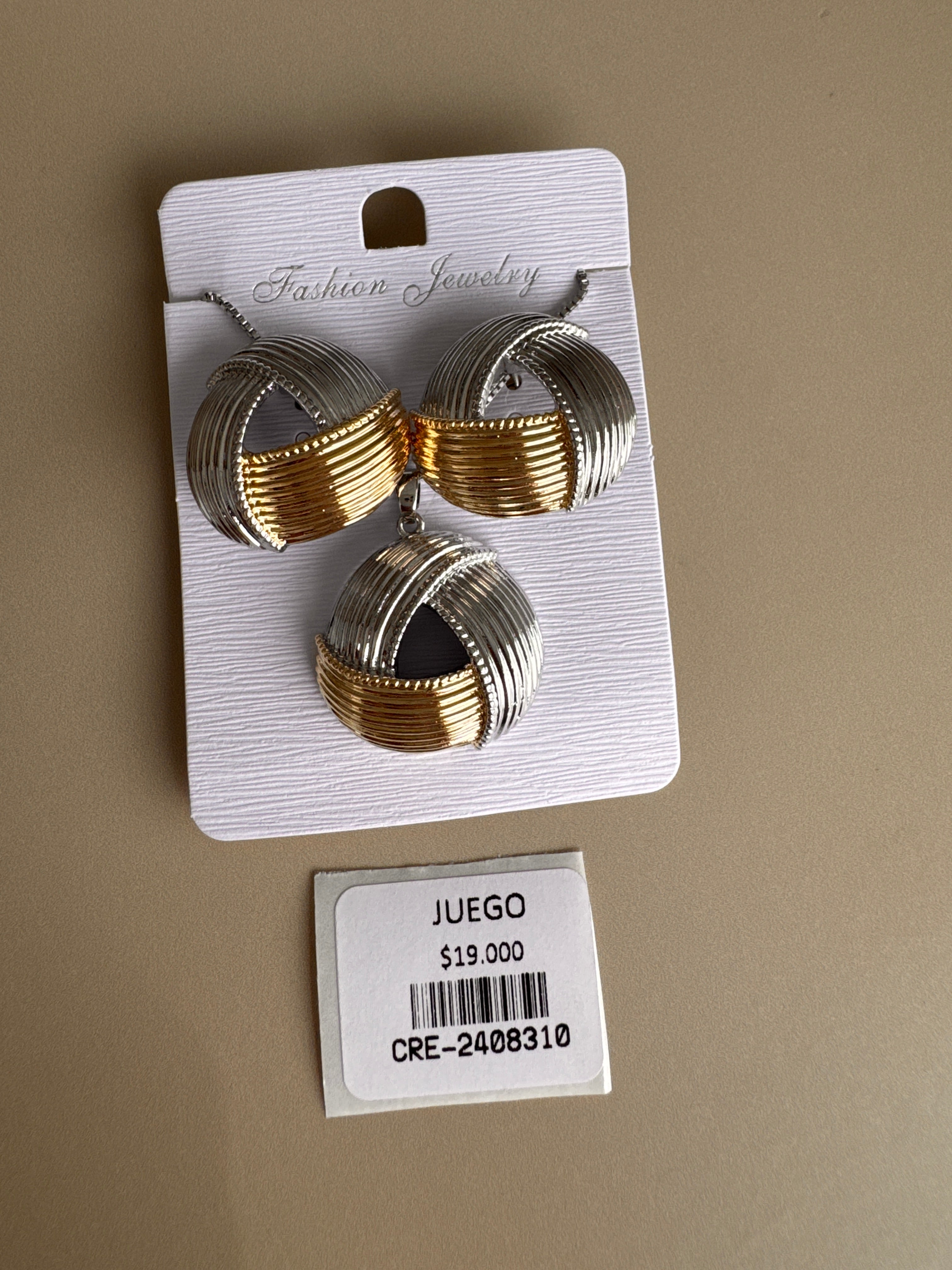 Juego de Aretes y Dije Bicolor de Aros Texturizados