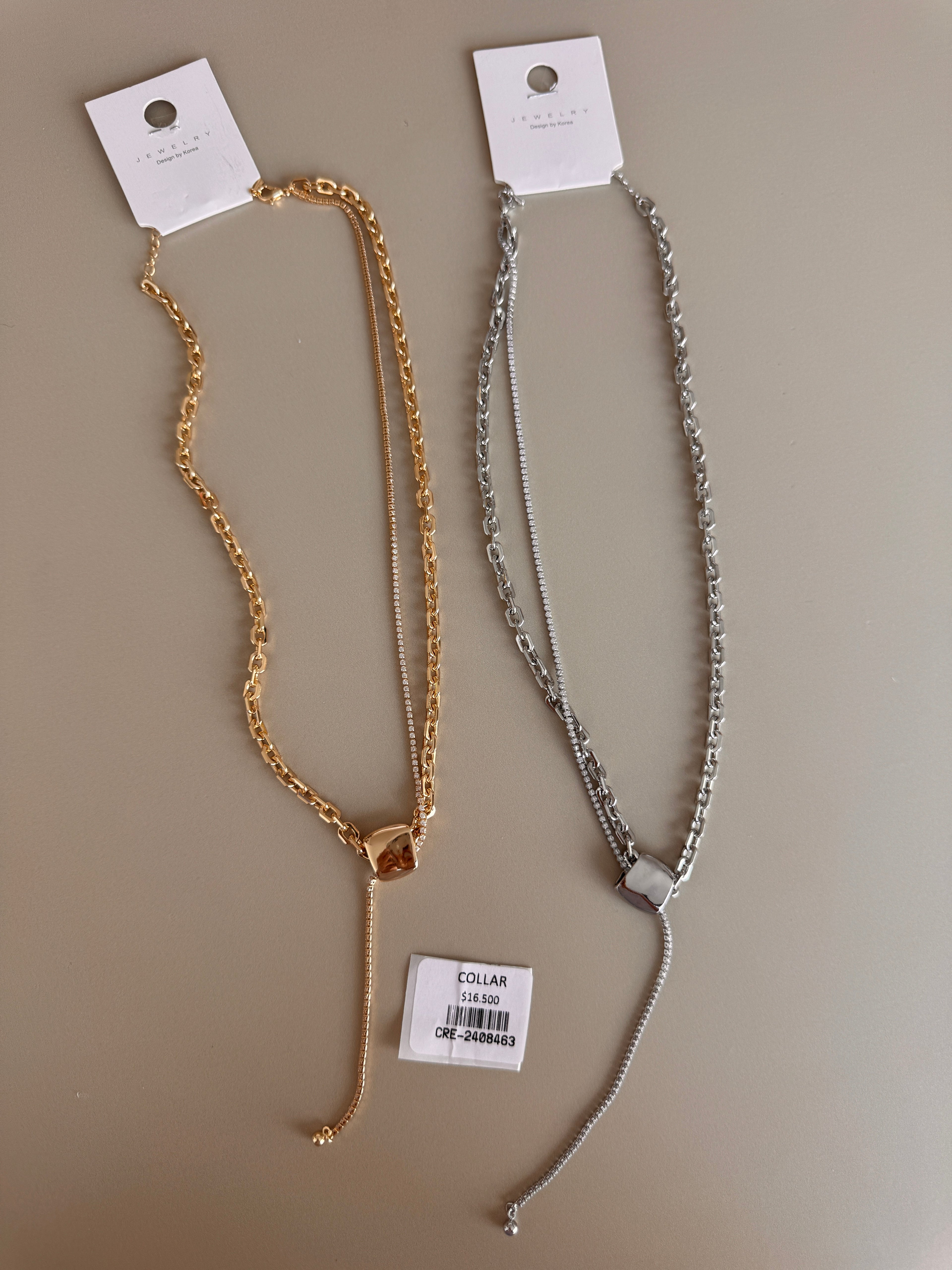 Collar Doble con Dije Central y Colgante Ajustable