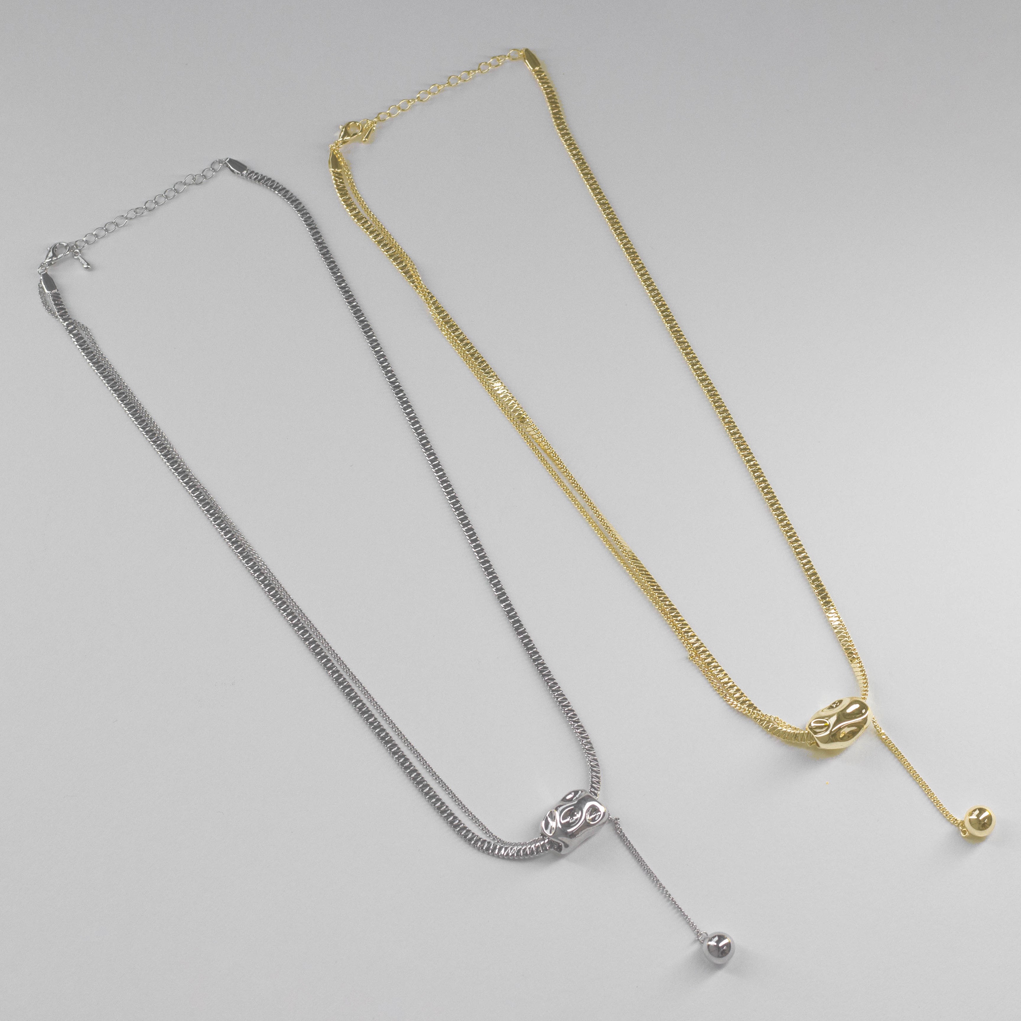 Collar Ajustable con Dije Geomético y Colgante