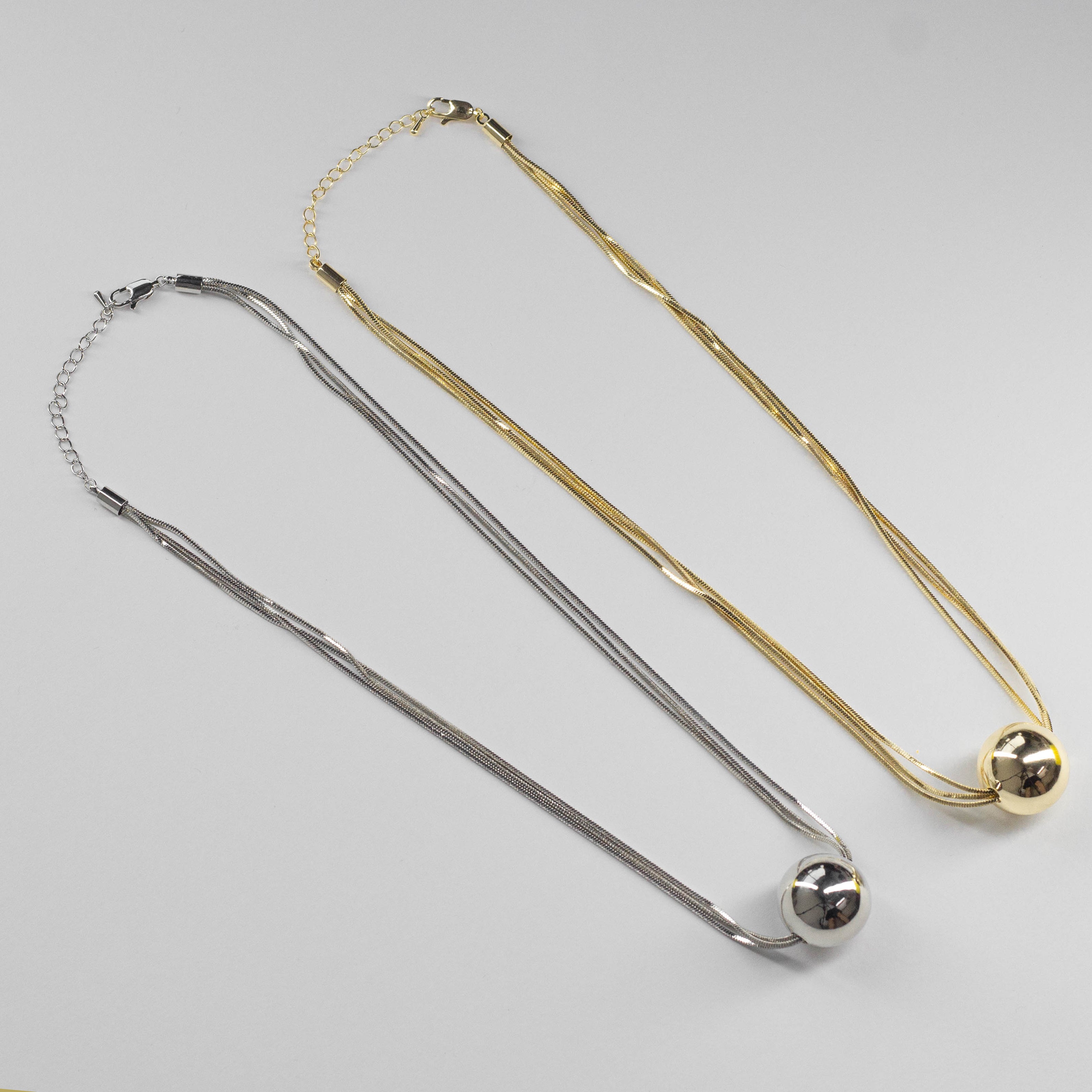 Collar Múltiple con Dije Esférico