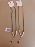 Collar con Perlas y Cadena Geométrica