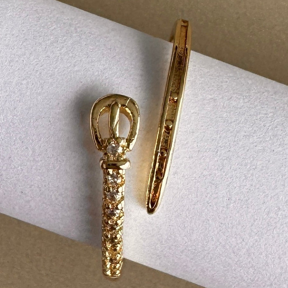 Anillo Ajustable Abierto en Forma de Correa con Microcircones