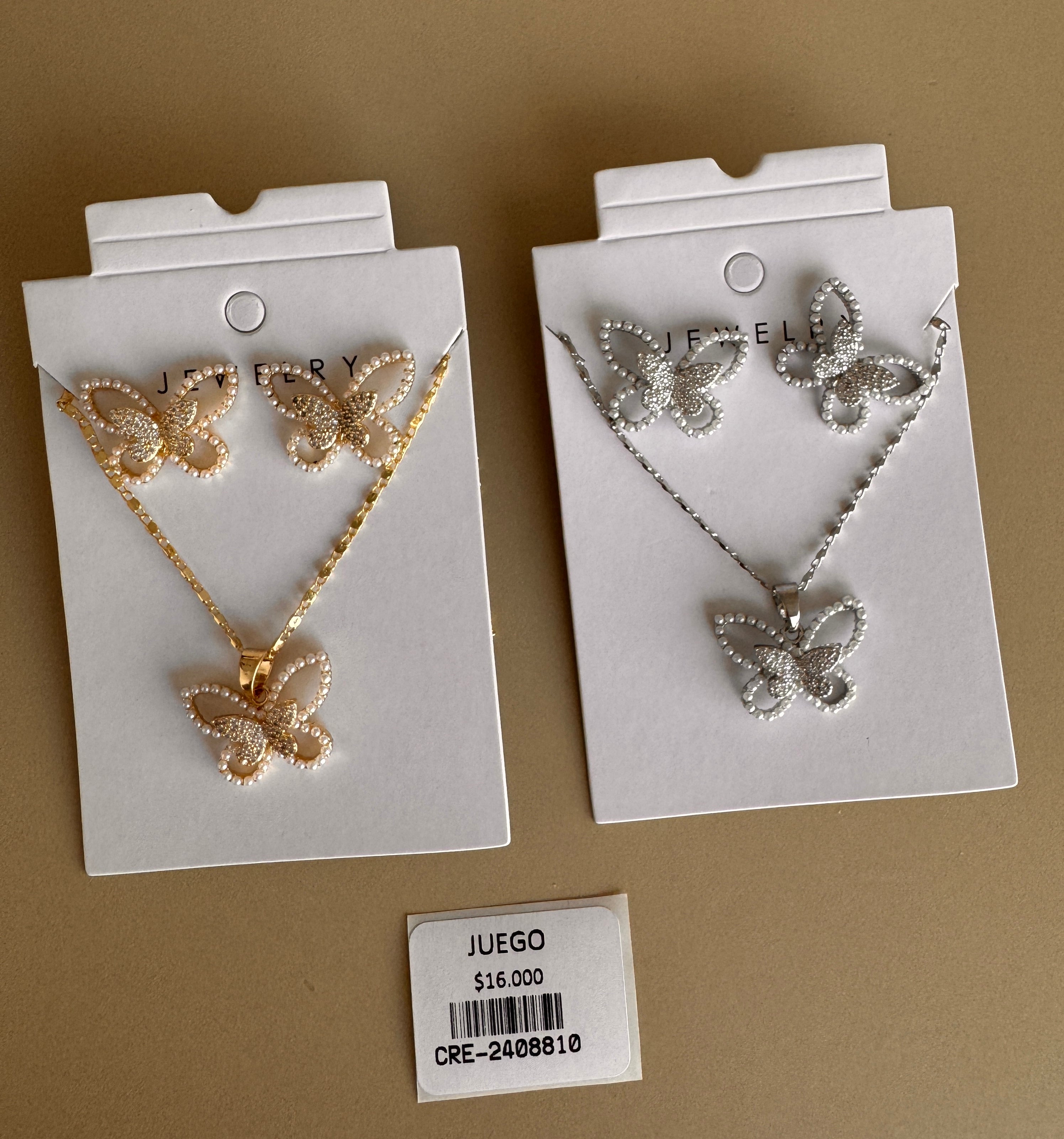 Juego de Collar y Aretes Mariposa
