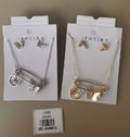 Conjunto de Collar con Dije de Gancho y Aretes de Mariposa