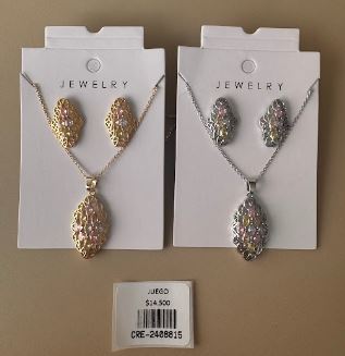 Juego de Collar y Aretes con Dije Ovalado Texturizado