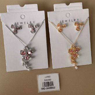 Juego de Collar y Aretes Florales con Perla