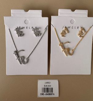 Juego de Collar y Aretes con Letras