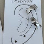 Ear Cuff Minimalista Liso con Detalles en Circones