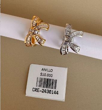 Anillo con Diseño de Lazo y Brillantes