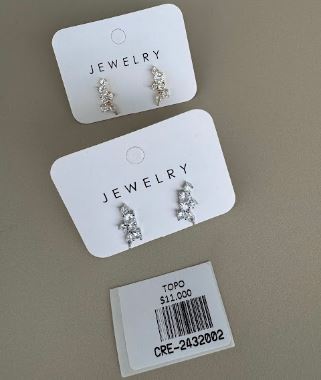 Aretes Asimétricos con Piedras Múltiples