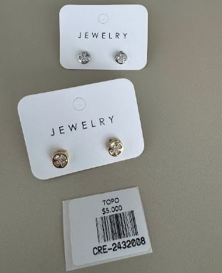 Aretes Redondos con Diseño de Trébol