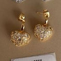 Aretes Colgantes de Corazón con Apliques Brillantes