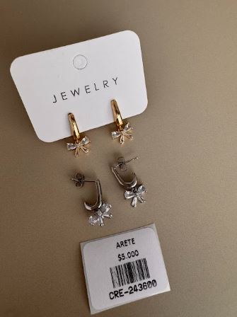 Aretes Colgantes con Flor