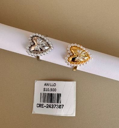 Anillo en Forma de Corazón con Perlas
