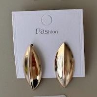 Arete forma de Hoja con Relieve