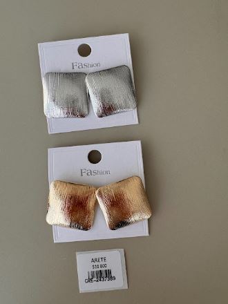 Aretes Cuadrados Texturizados Brillantes