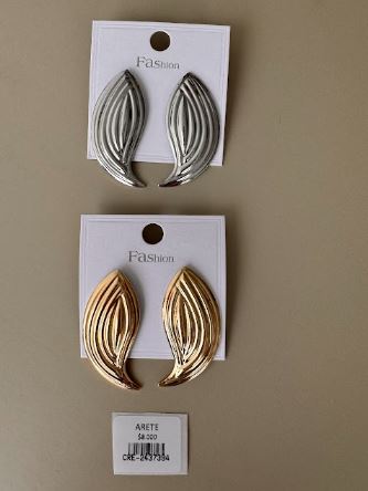 Aretes Hojas Caladas Brillantes con Relieves