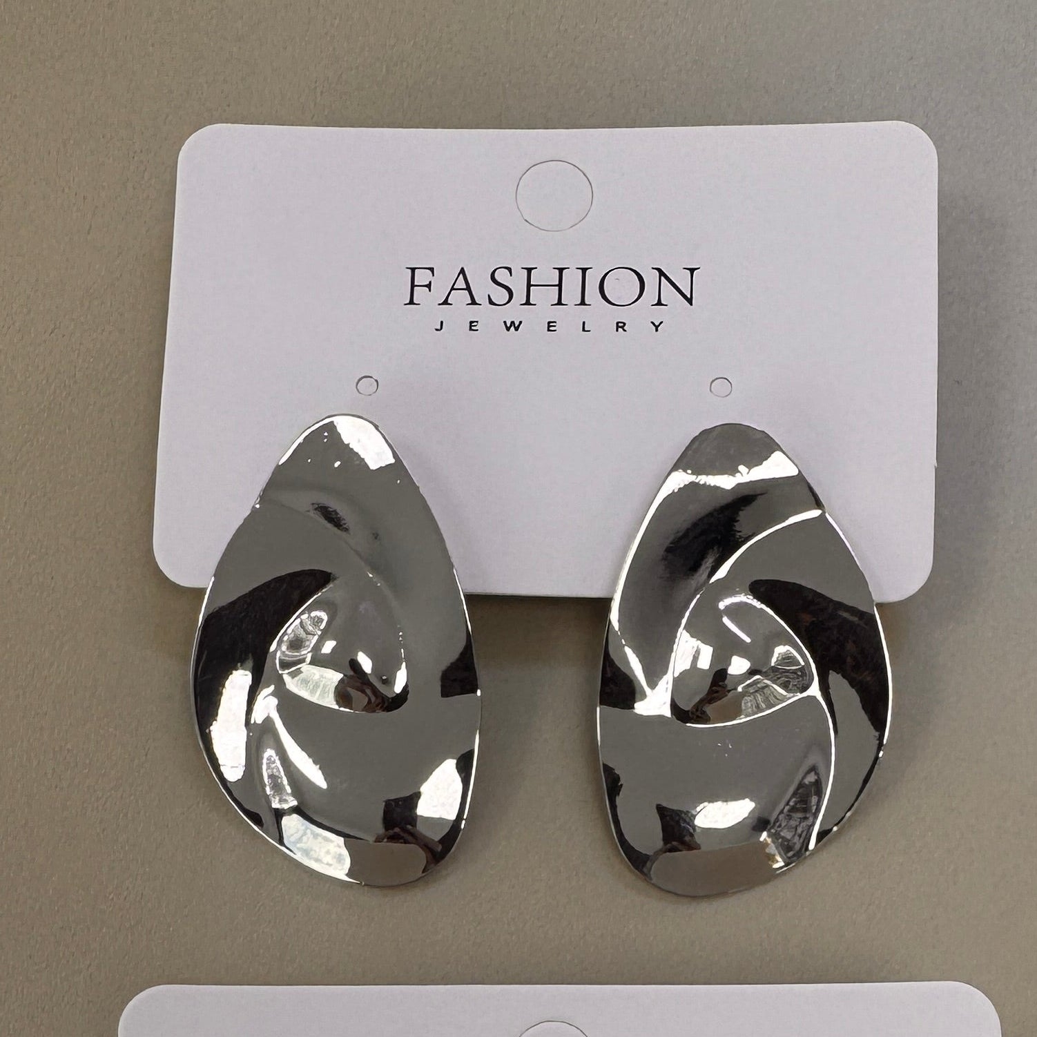 Aretes Ondulados con Relieve