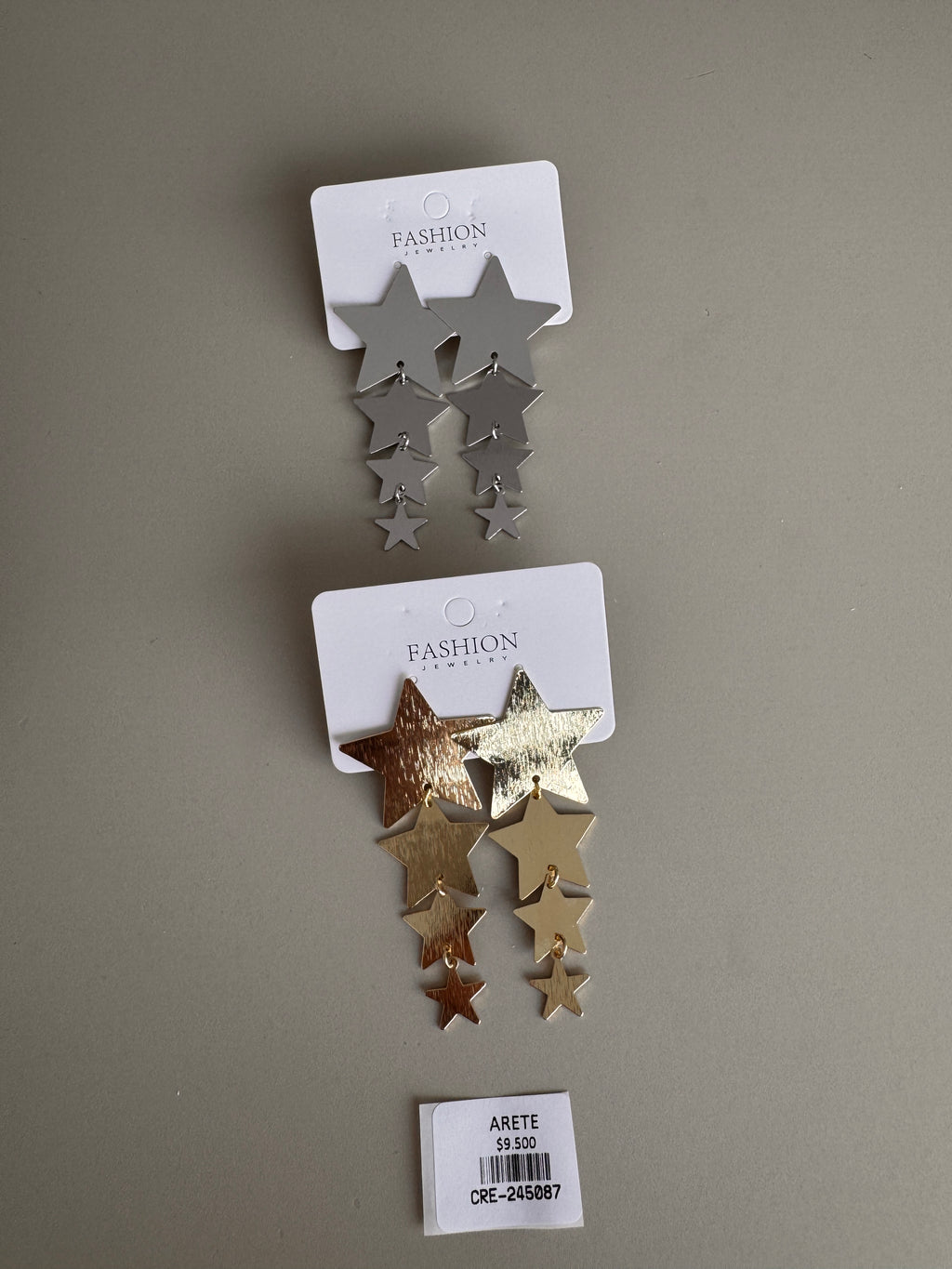 Aretes Colgantes de Estrellas en Cascada