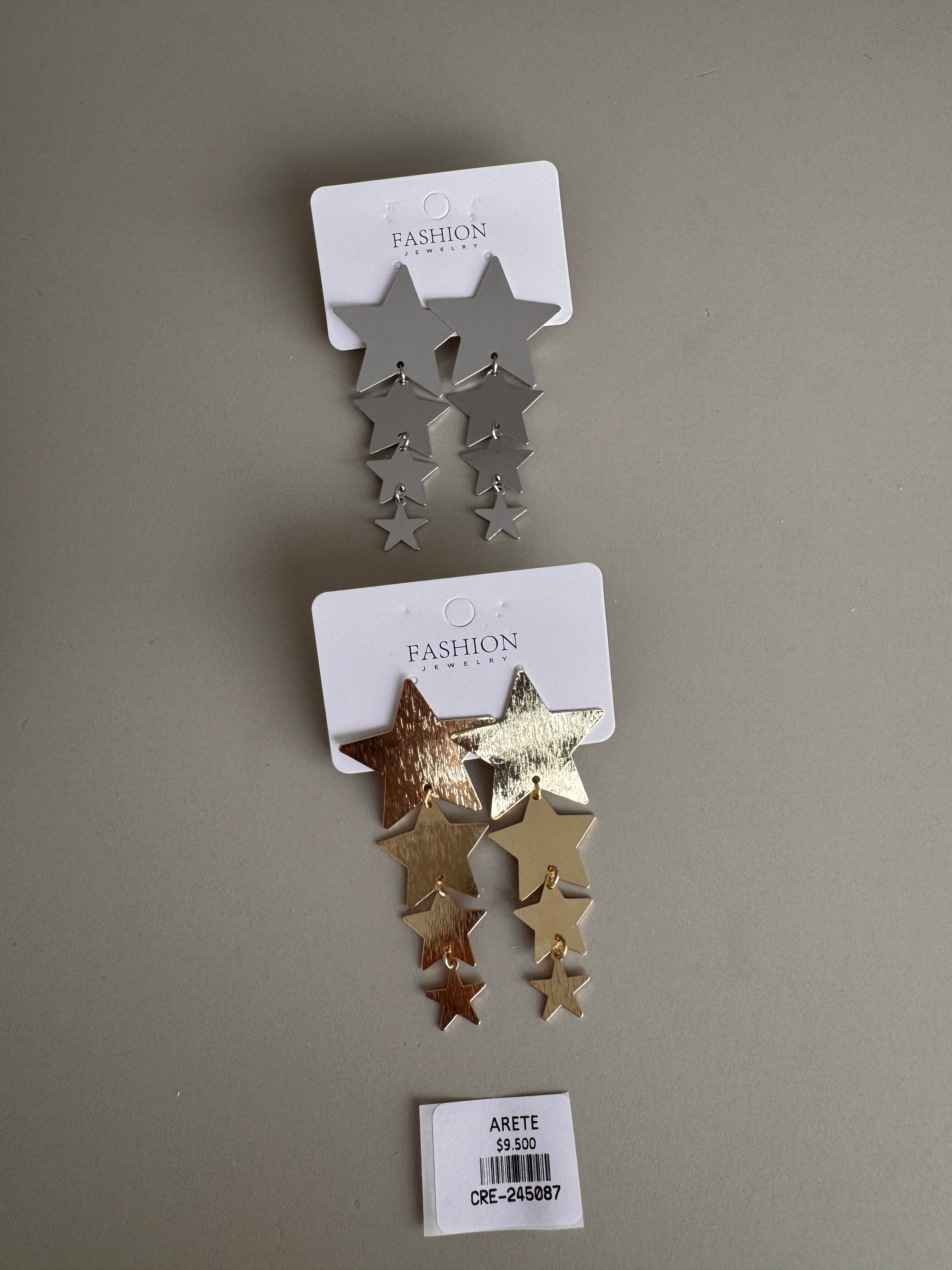 Aretes Colgantes de Estrellas en Cascada