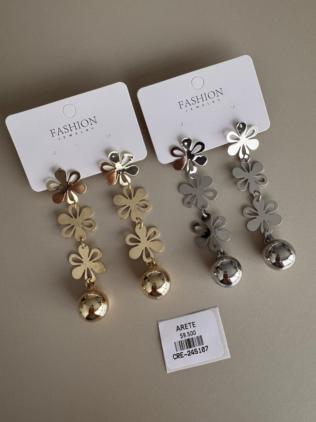 Aretes Colgantes Flores con Esfera