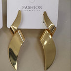 Aretes Colgantes Asimétricos de Diseño Curvo