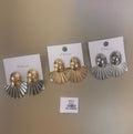 Arete tipo Abanico con Relieve