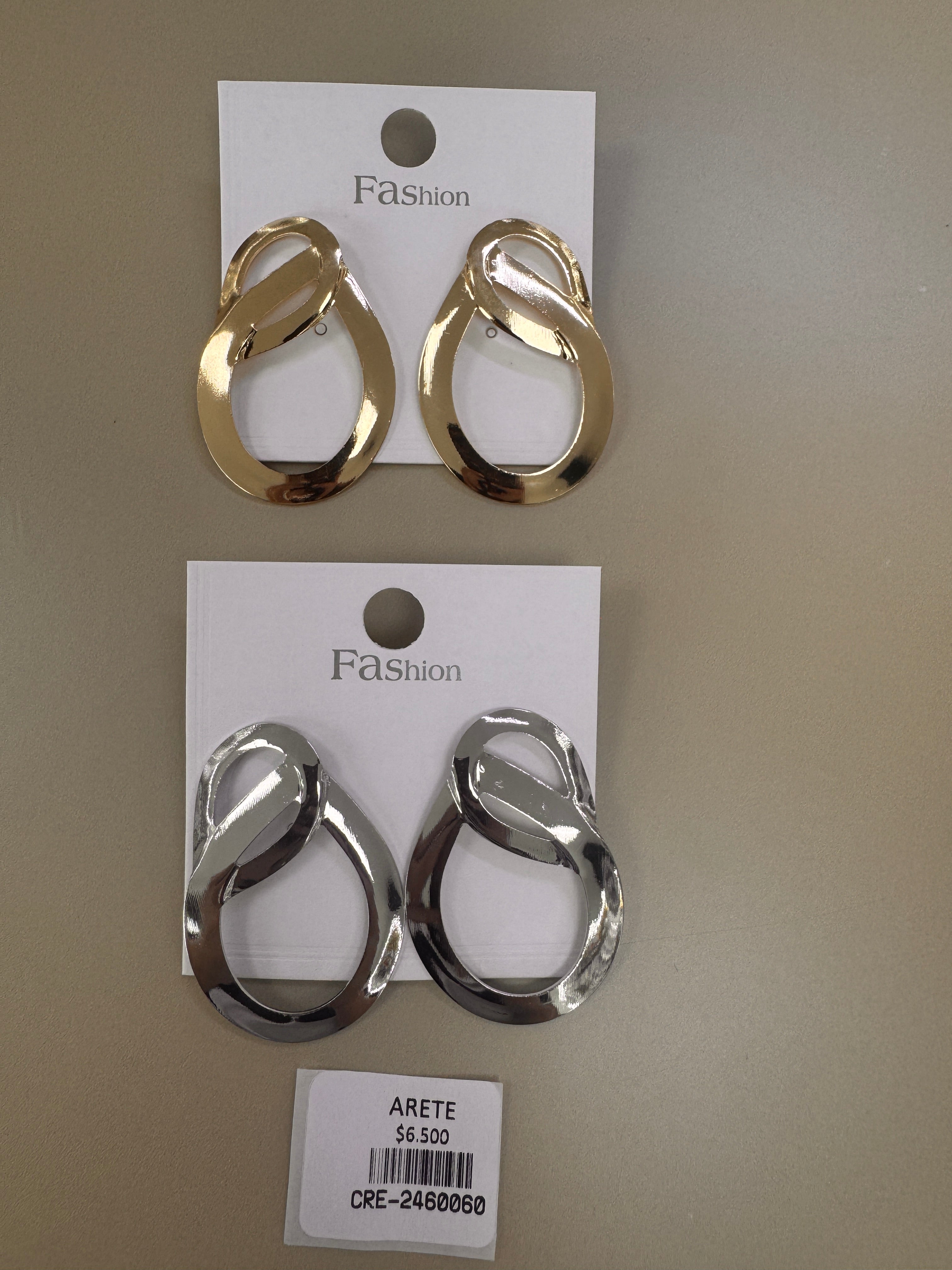 Arete Eslabón con Acabado Liso