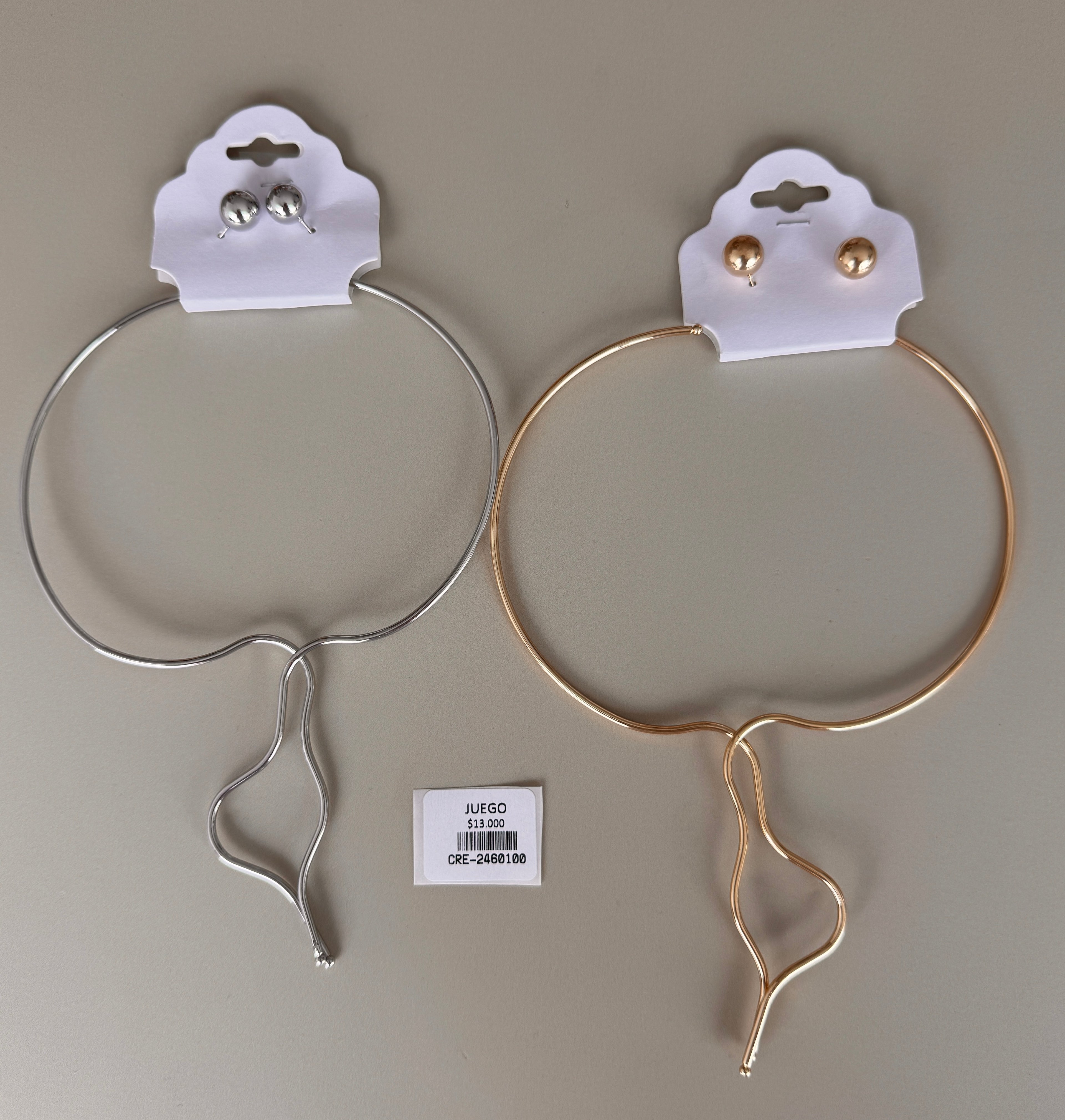 Juego de Aretes de Aro con Detalle Esférico