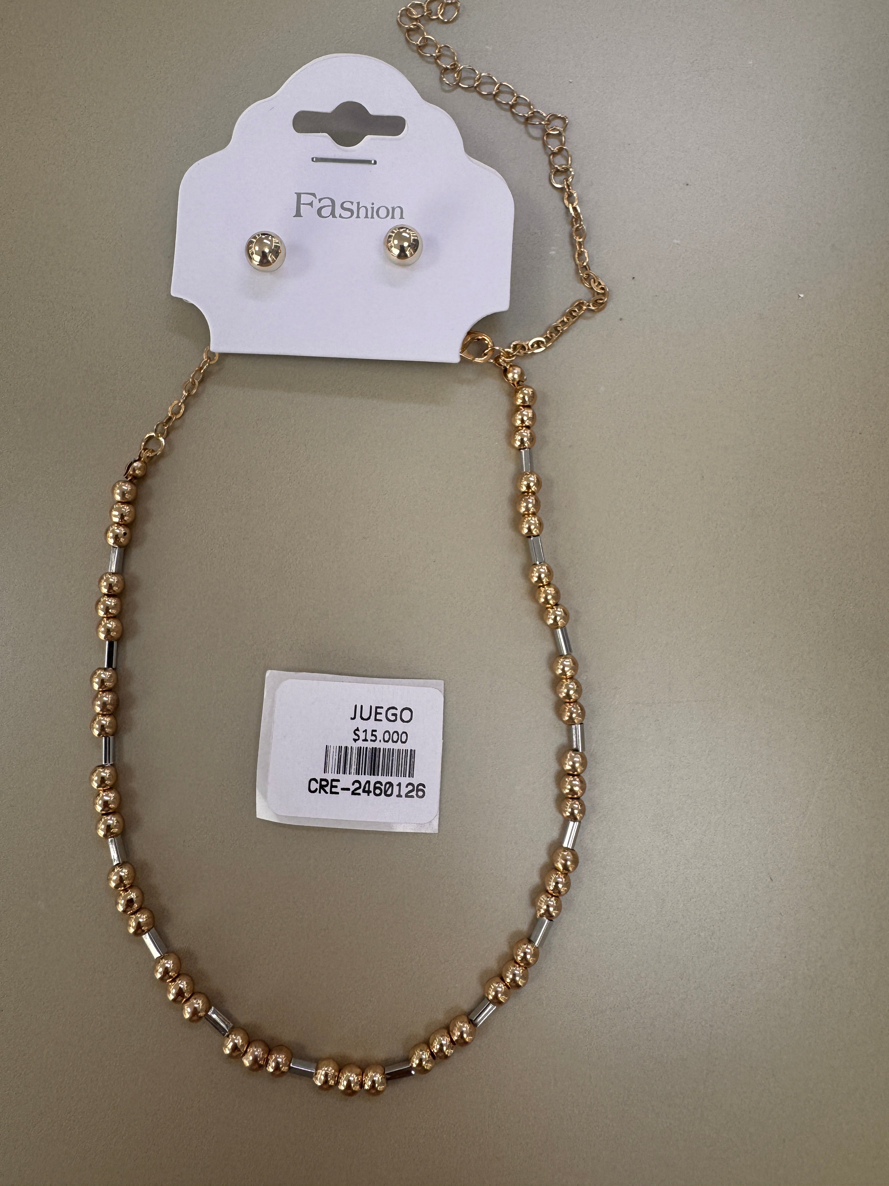 Set de Collar de Esferas y Aretes