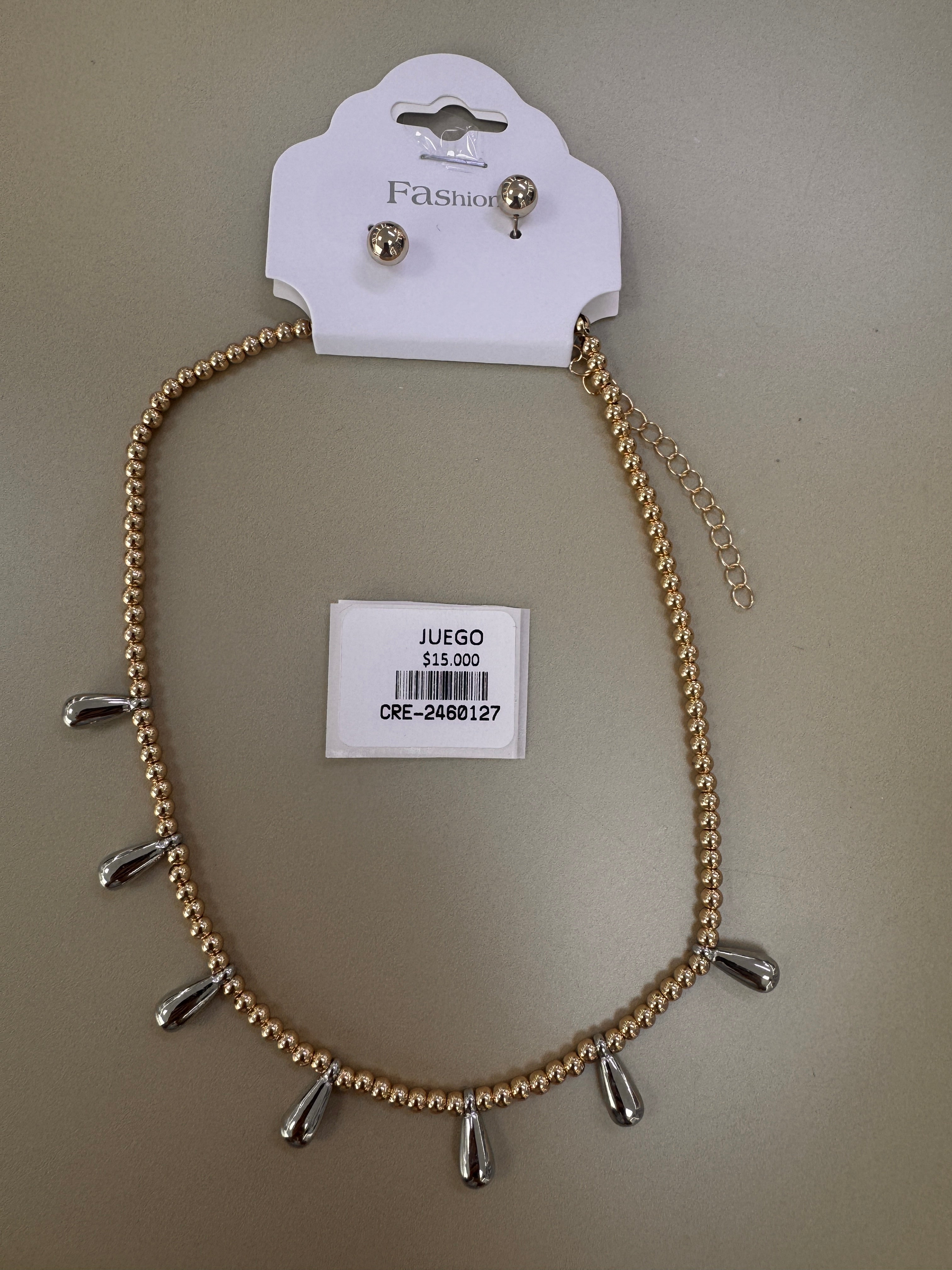Juego de Collar con Dijes de Gota y Topos