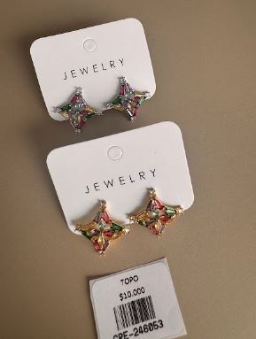 Aretes Topo Estrella con Cristales Multicolores