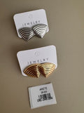 Aretes Abanico Texturizado en Relieve