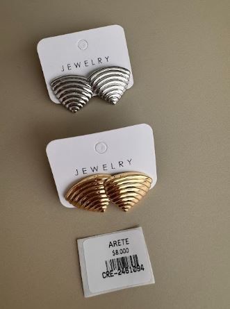 Aretes Abanico Texturizado en Relieve